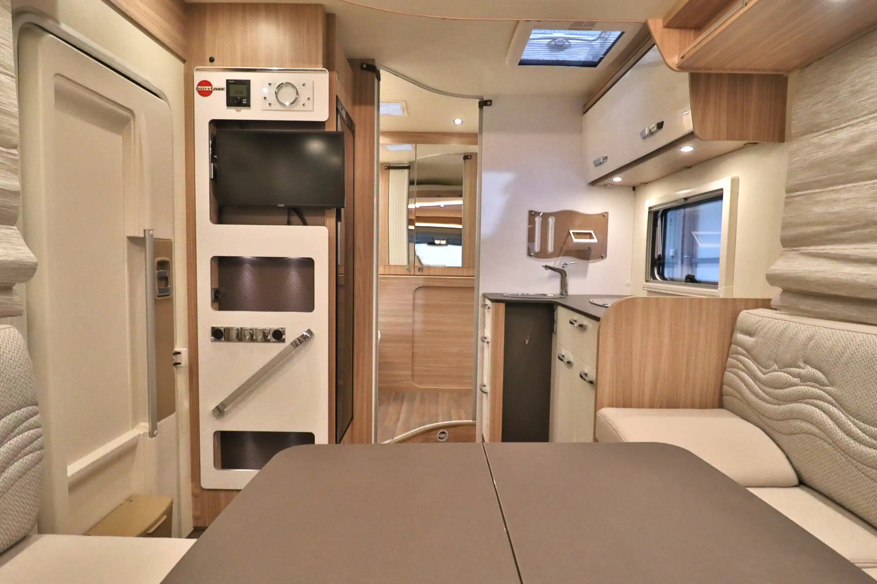 BUERSTNER Delfin T 680 G Riva Loft